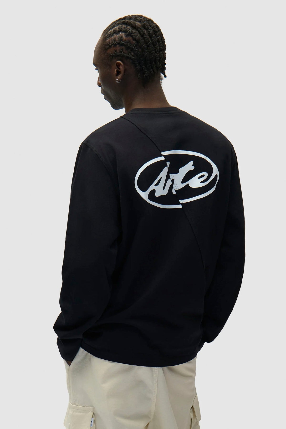 ARTE - BACK CIRCLE LOGO LONGSLEEVE T-SHIRT - BLACK