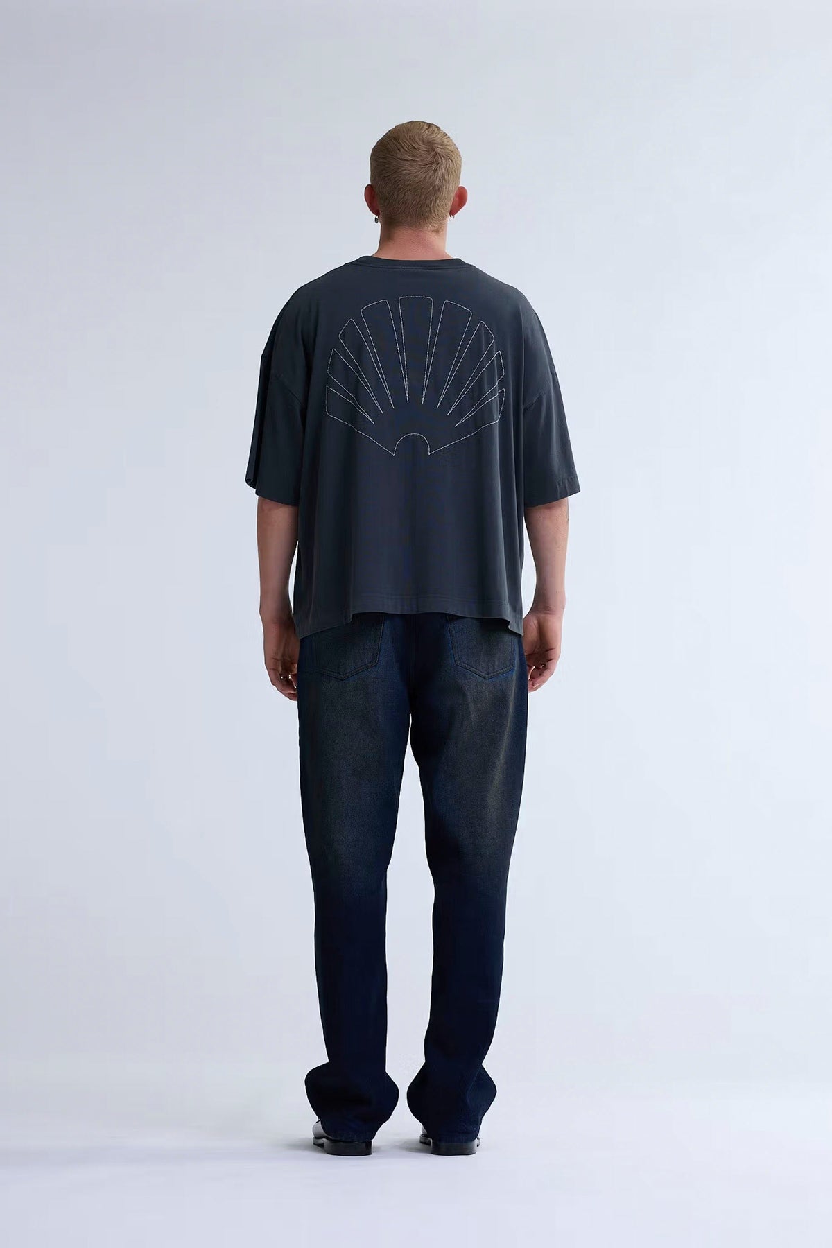 NEW AMSTERDAM SURF ASSOCIATION - BIG LOGO TEE - ANTHRACITE