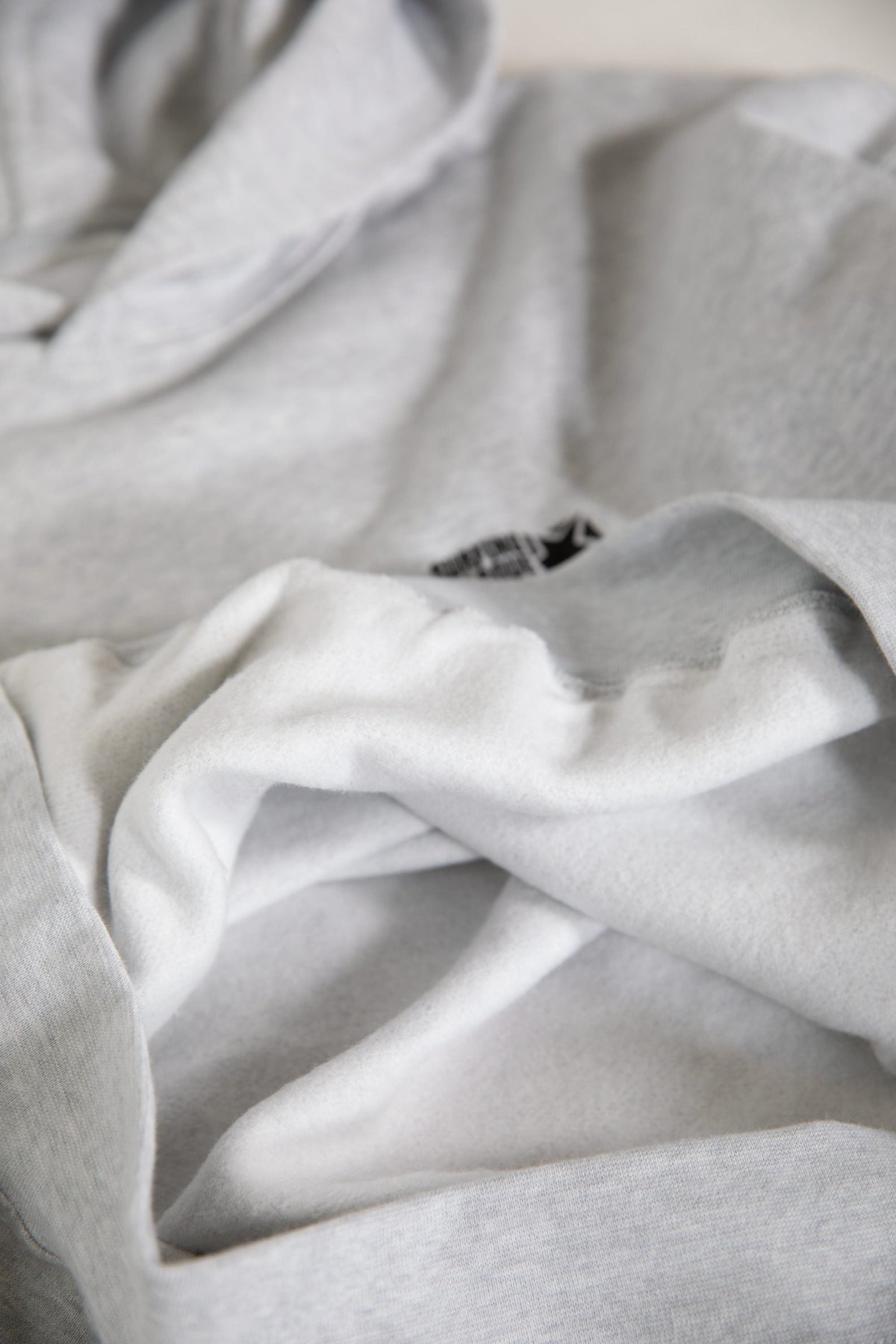 PUKAS SURF SHOP - CLASSIC HOODIE - HEATHER GREY