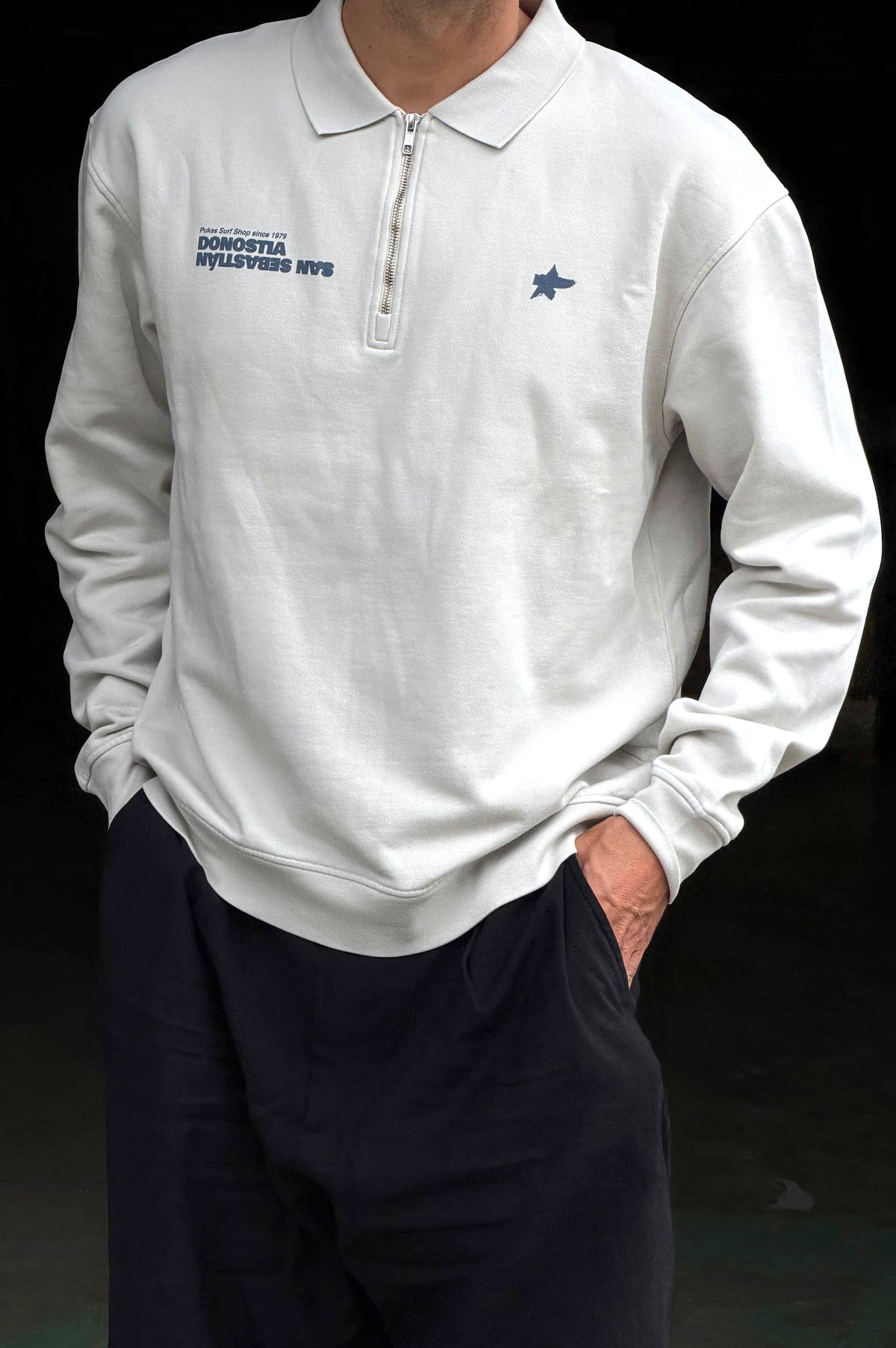 PUKAS SURF SHOP - SAN SEBASTIAN HALF ZIP CREW - ICE GREY